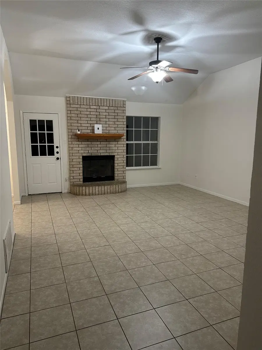 4211 Breckenridge Dr, Killeen, TX 76542 - #3