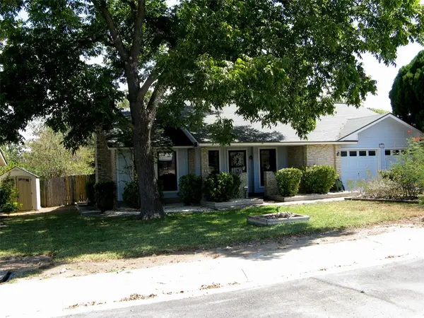 504 Greenway Dr, Pflugerville, TX 78660