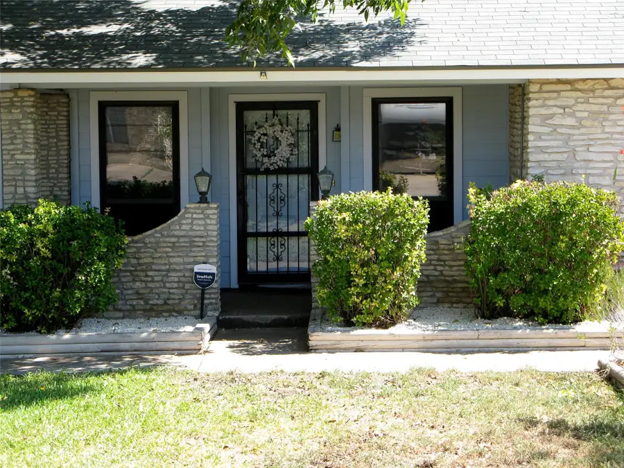 504 Greenway Dr, Pflugerville, TX 78660 - #2