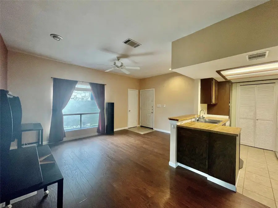 506 W San Antonio St #206, San Marcos, TX 78666 - #2