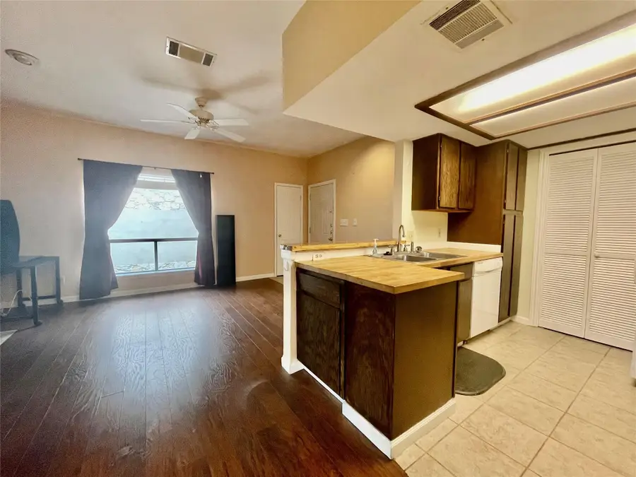 506 W San Antonio St #206, San Marcos, TX 78666 - #3