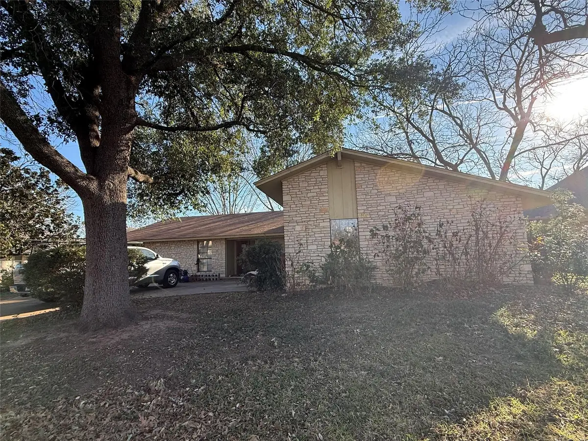 305 Columbine St, Marble Falls, TX 78654 - #1