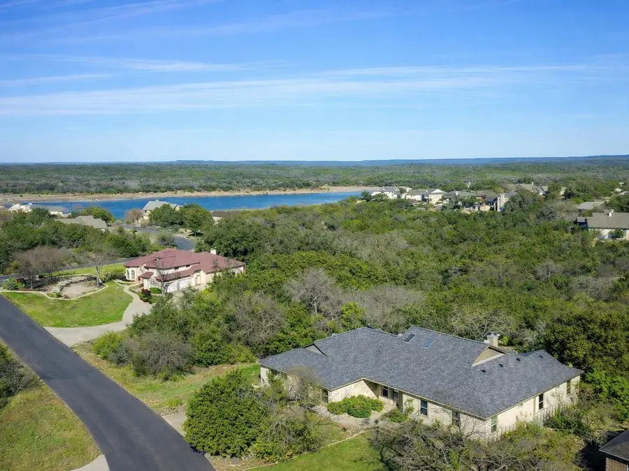 945 Wesley Ridge Dr, Spicewood, TX 78669 - Image #3