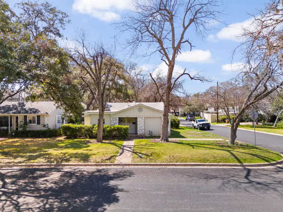 3207 Bridle Path, Austin, TX 78703 - #3