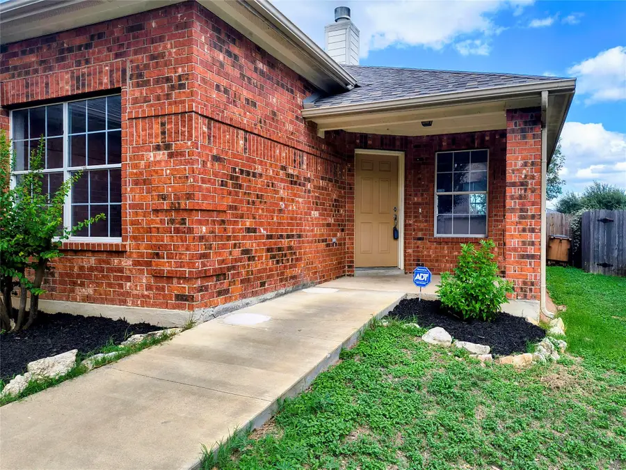 9213 Pioneer Forest Dr, Austin, TX 78744 - #2