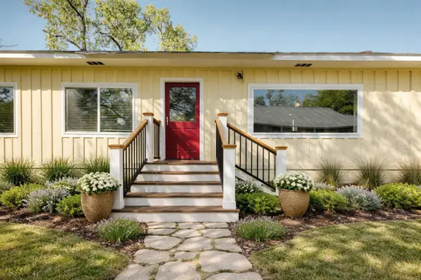 318 S Avenue C, Elgin, TX 78621