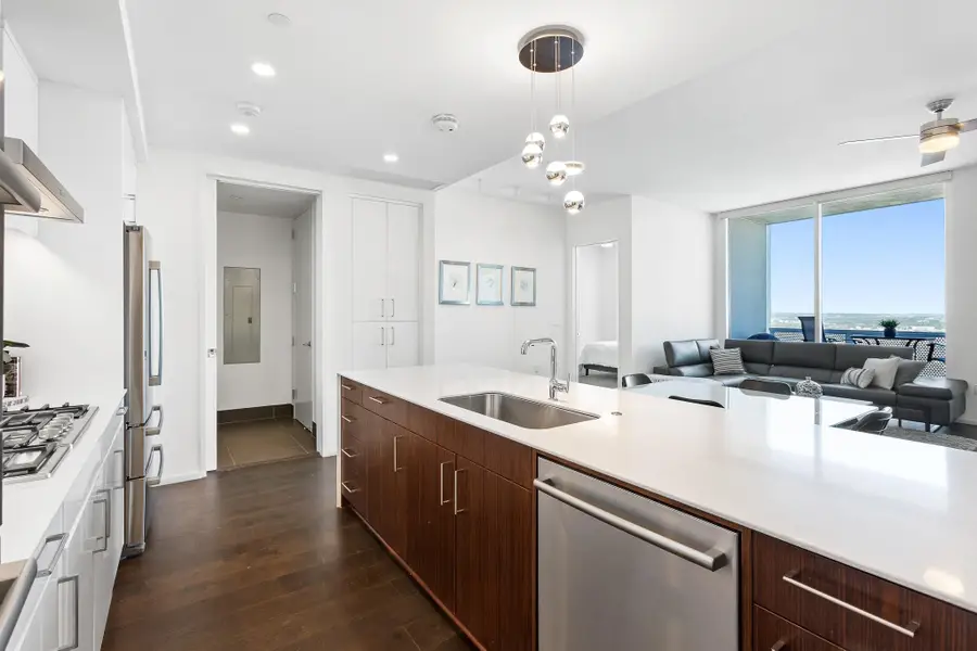 301 West Ave #5002, Austin, TX 78701 - Image #2