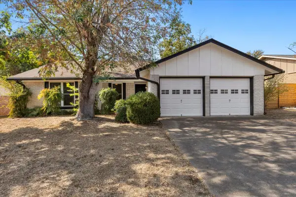 2705 Deeringhill Dr, Austin, TX 78745