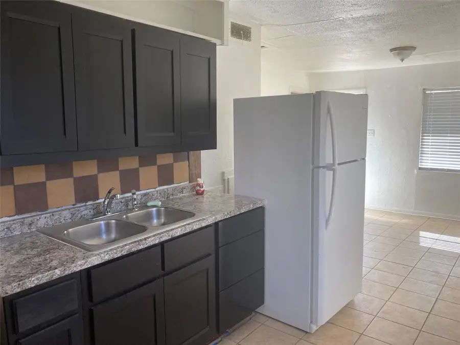 205 E Hoover Ave, Killeen, TX 76541 - #2