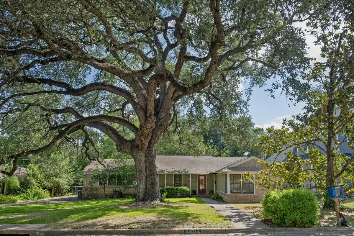 2402 Elmglen Dr, Austin, TX 78704 - #1