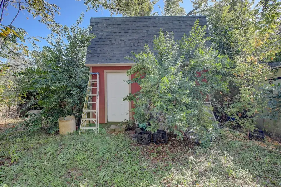 905 S Walnut St, Georgetown, TX 78626 - #2