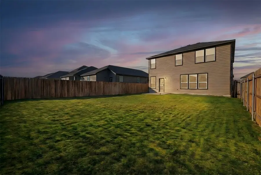 201 Sweet Autumn Dr, Georgetown, TX 78626 - Image #2