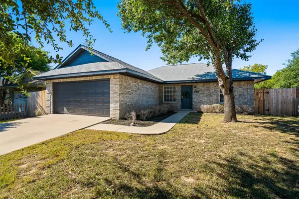 419 Bentwood Dr, Leander, TX 78641
