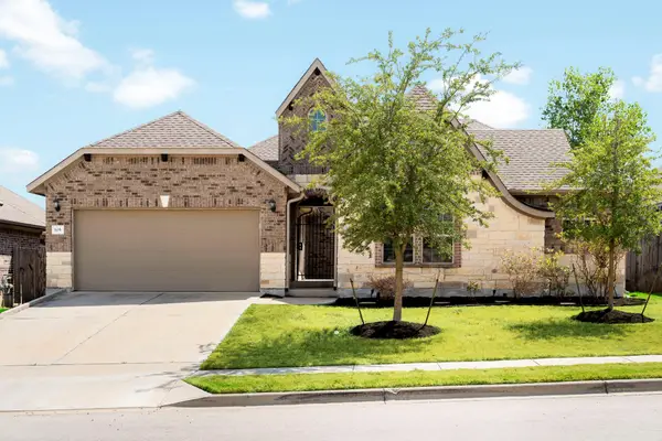 105 W Highfield St, Hutto, TX 78634