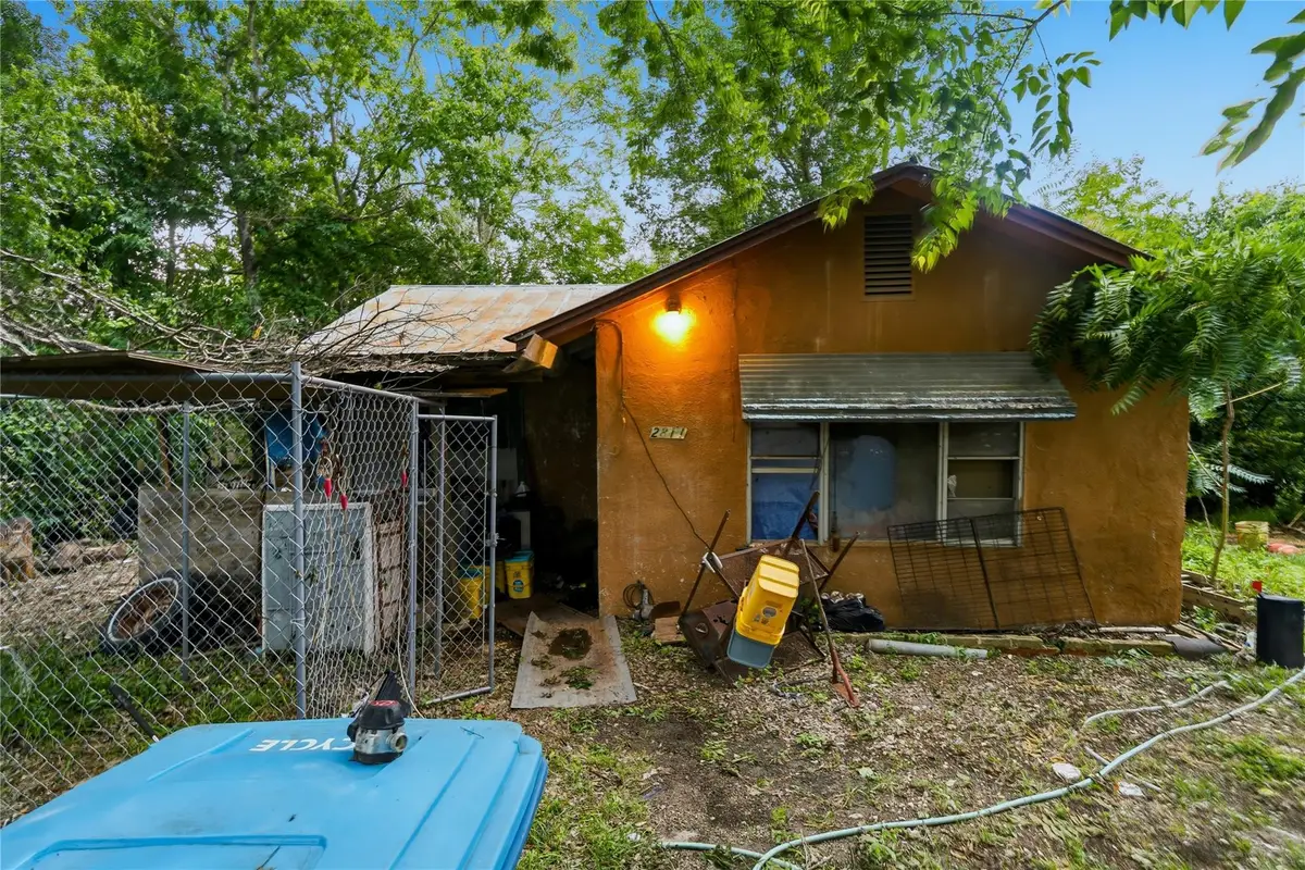 2811 Locust St, Kerrville, TX 78028 - #1