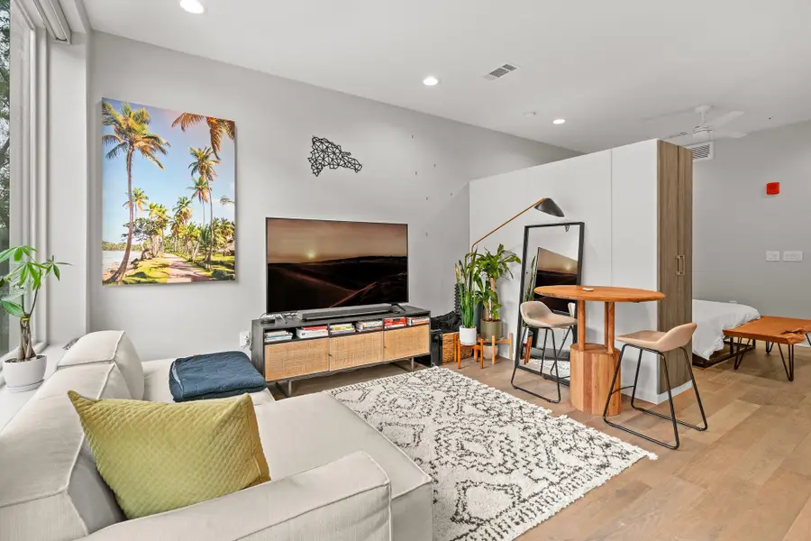 1800 E 4th #208, Austin, TX 78702 - #3