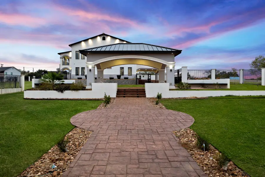 129 Cedar Dr, Horseshoe Bay, TX 78657 - Image #2