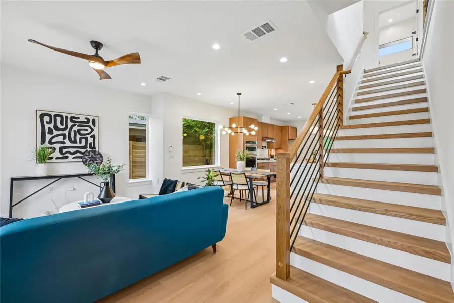 513 W Odell St #A, Austin, TX 78752 - #3