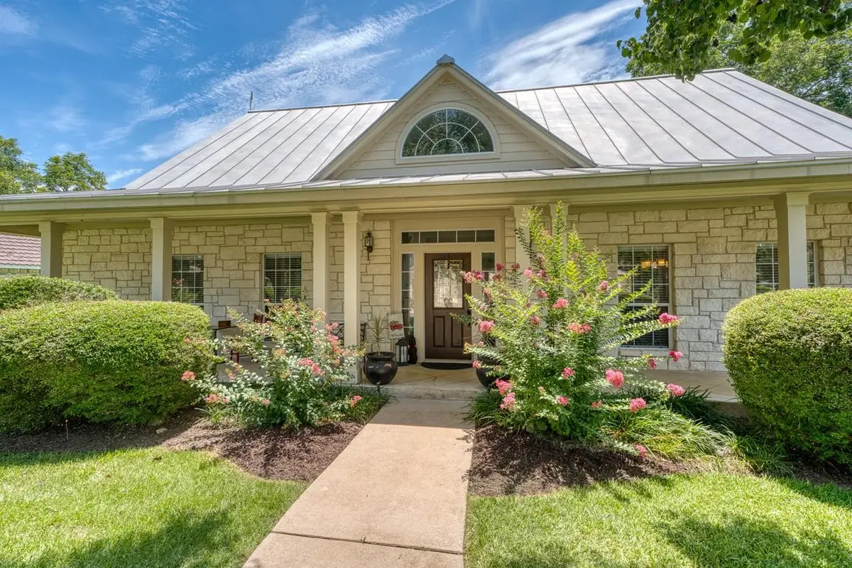 337 Colonial St, Meadowlakes, TX 78654 - Image #1