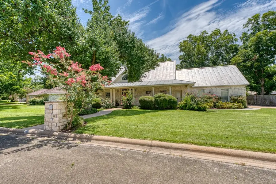 337 Colonial St, Meadowlakes, TX 78654 - Image #2