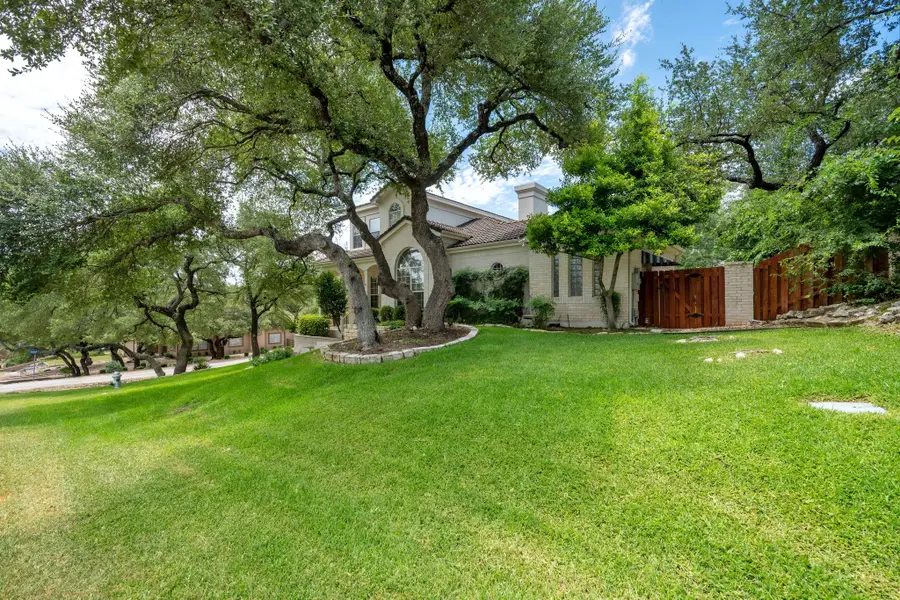 501 Rolling Green Dr, Lakeway, TX 78734 - #3