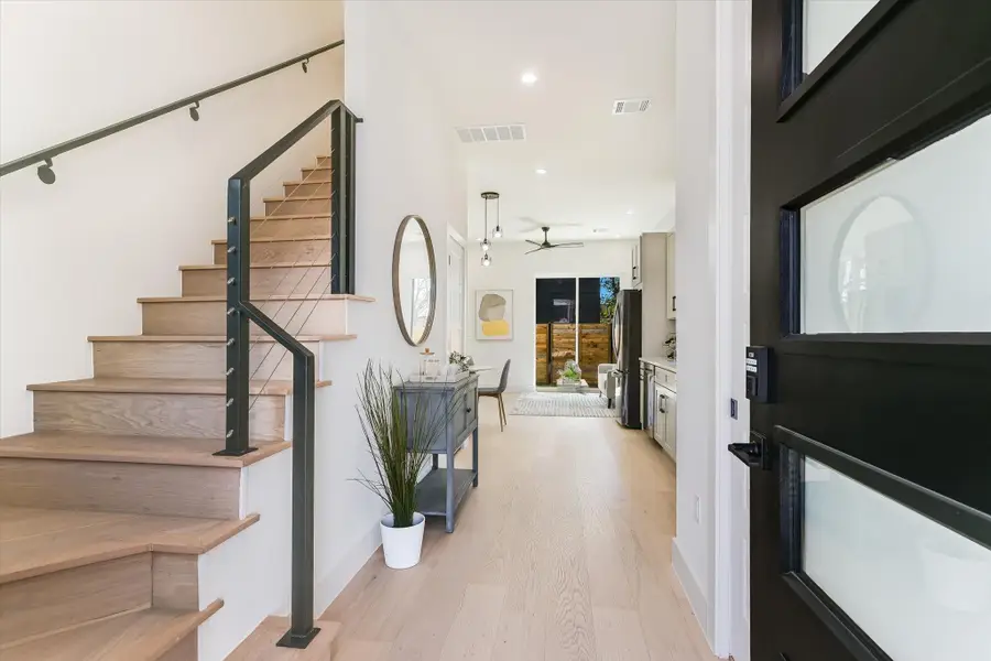 2006 Sl Davis Ave #3, Austin, TX 78702 - #2