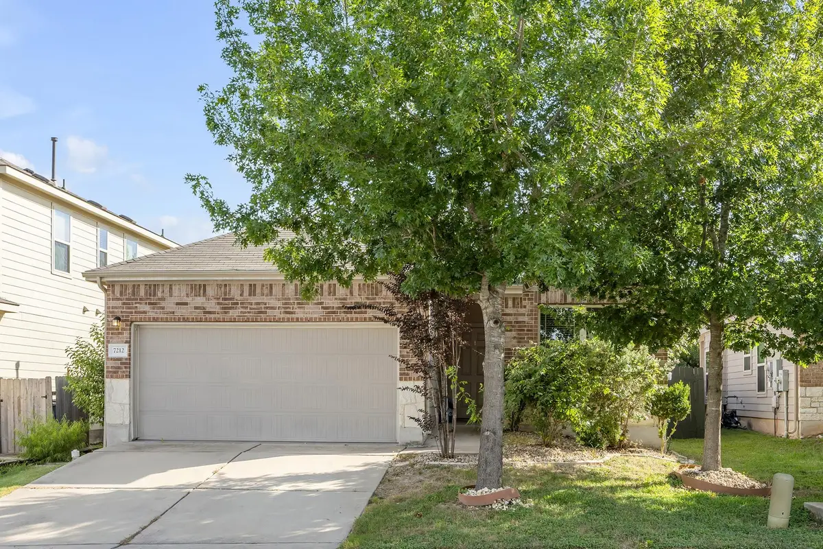 7212 Vail Ridge St, Austin, TX 78744 - #1