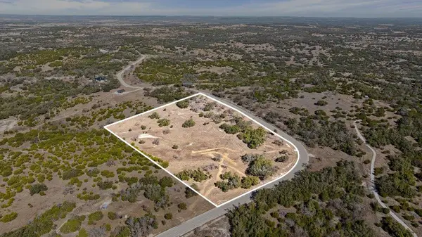 529 Skyline Dr, Blanco, TX 78606