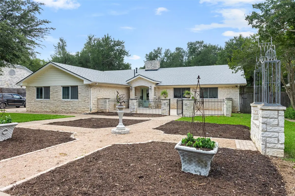 1102 N Avenue F Ave, Elgin, TX 78621 - #1