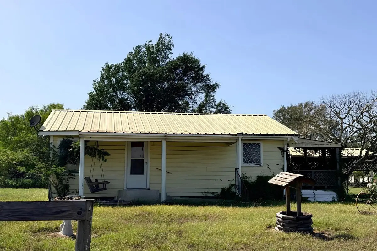 143 Krchnak Rd, La Grange, TX 78945 - #1