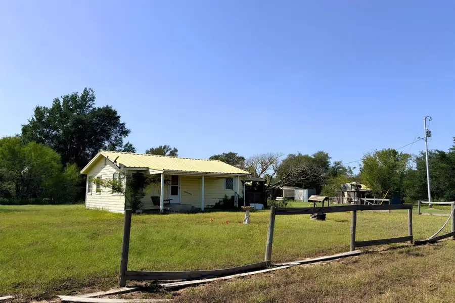 143 Krchnak Rd, La Grange, TX 78945 - #2