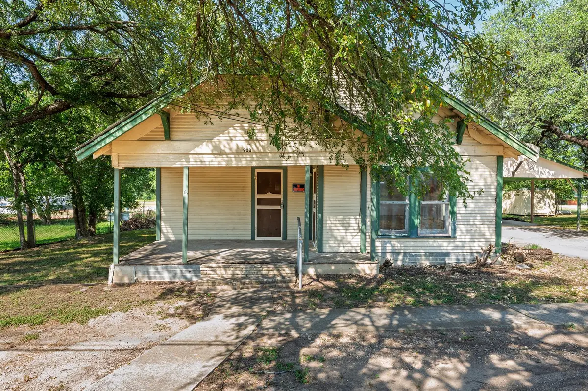 908 Campbell St, Lampasas, TX 76550 - Image #1