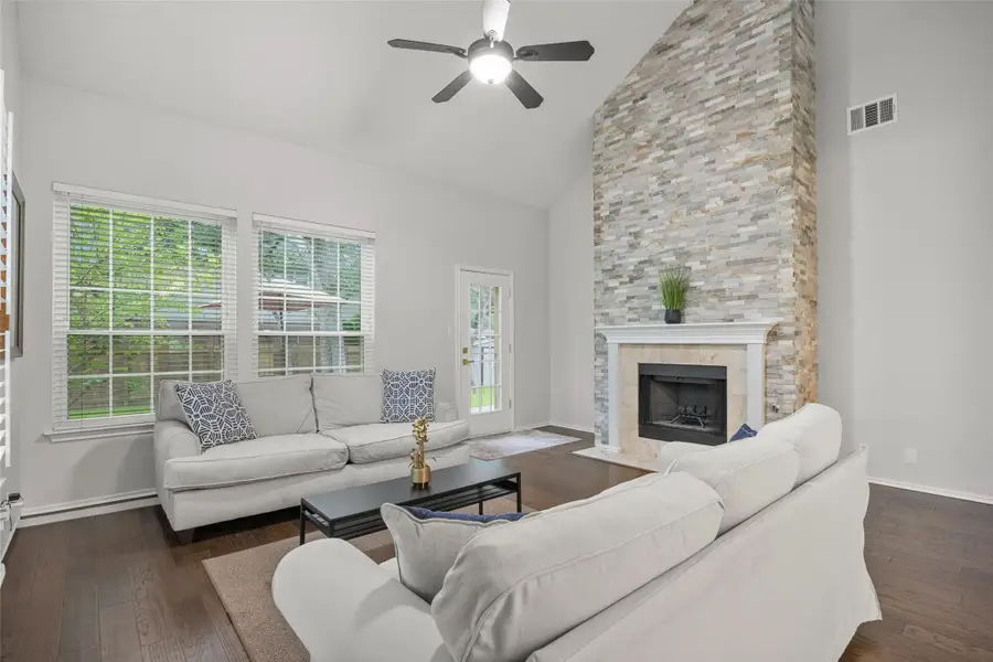 8610 Axis Dr, Austin, TX 78749 - #2