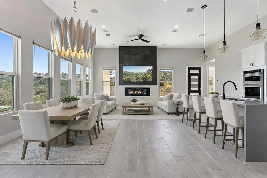 105 Golden Eagle, Horseshoe Bay, TX 78657 - Image #2