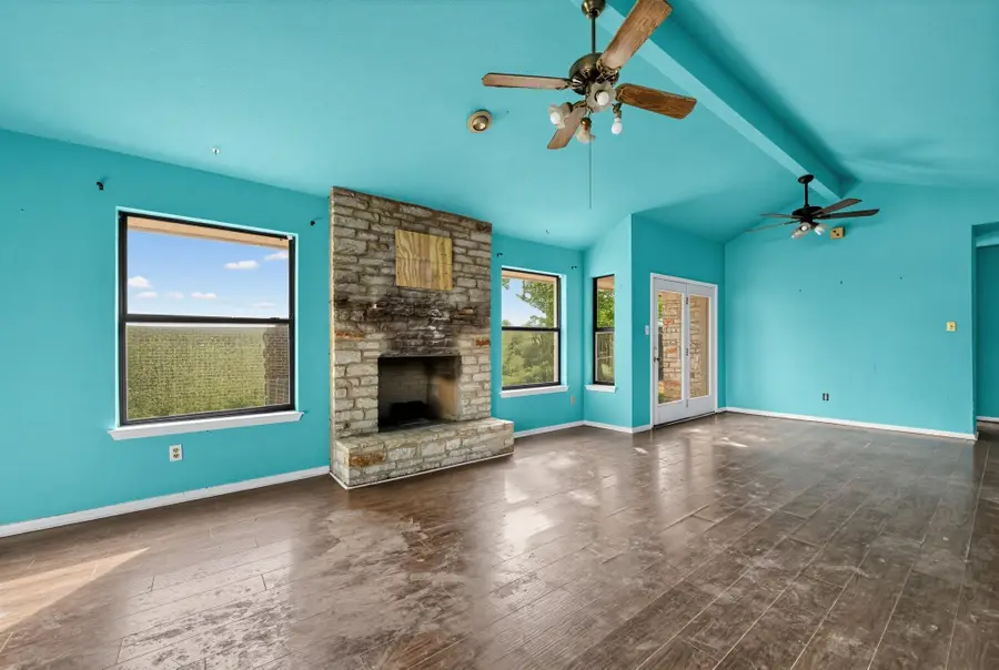 1805 Cedarlawn St, Taylor, TX 76574 - #2