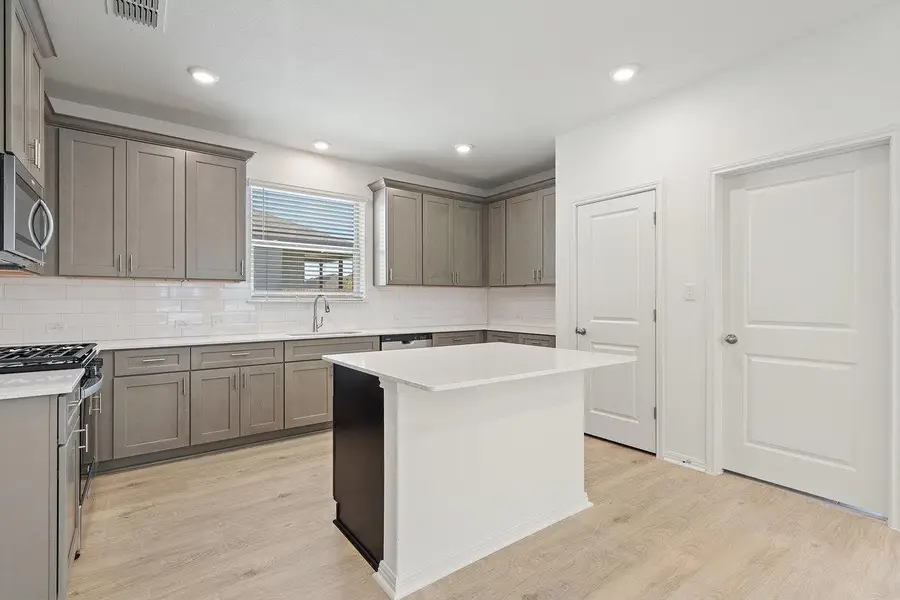 424 Treadwell Ln, Kyle, TX 78640 - #3