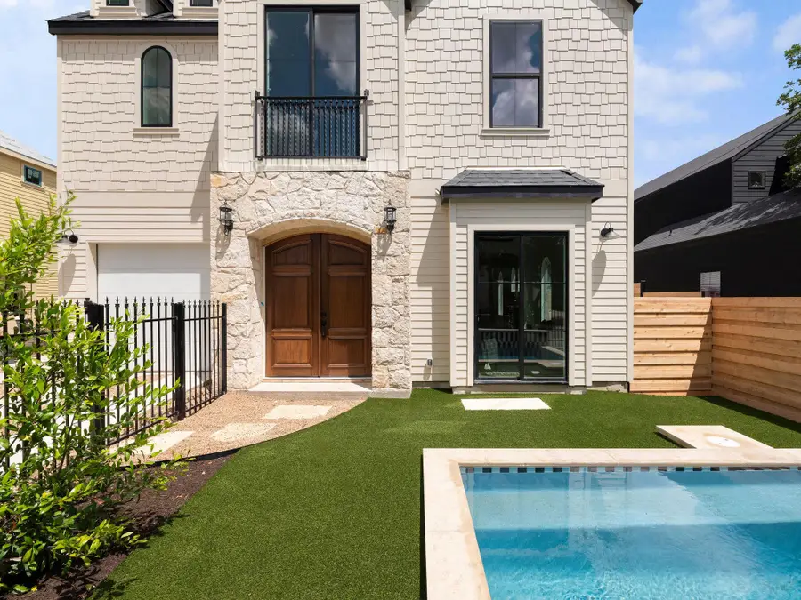 4415 Gillis St #1, Austin, TX 78745 - #3