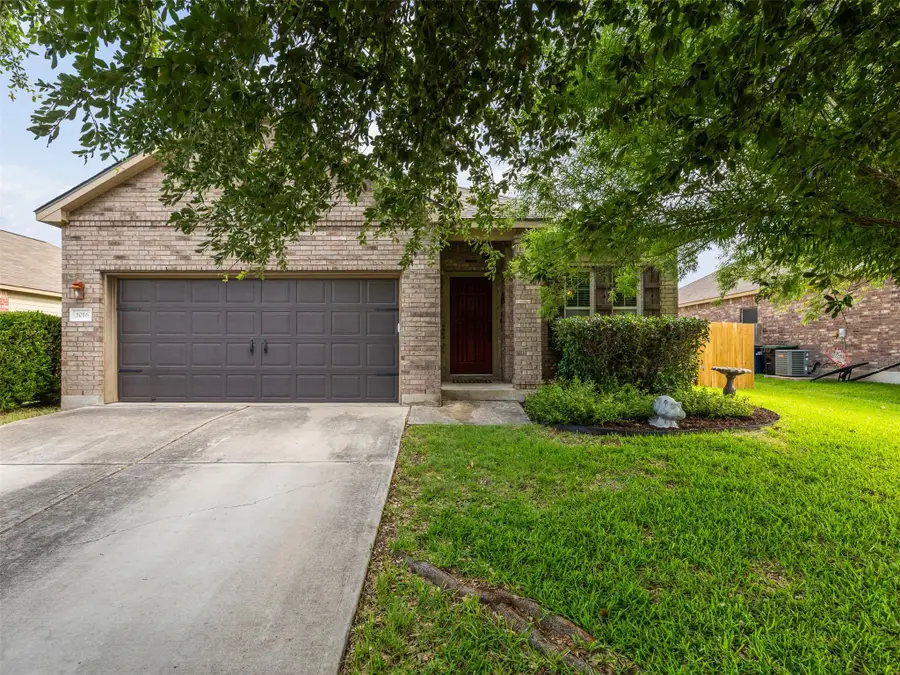1016 Hondo Ln, Hutto, TX 78634 - #2