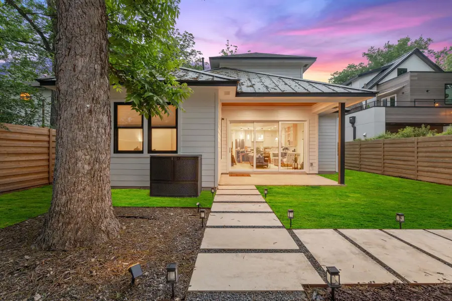 2004 Riverview St, Austin, TX 78702 - #2