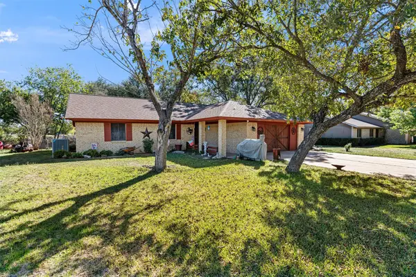 106 Frederick Ln, Thorndale, TX 76577