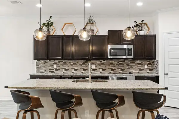 121 W Pauwela Ln, Bastrop, TX 78602