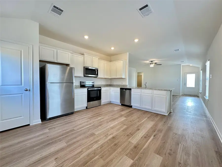 205 Paradise Canyon Dr, Jarrell, TX 76537 - #2