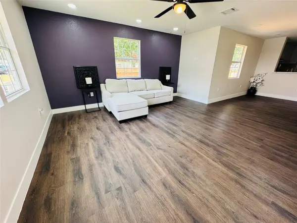 617 Persimmon St, Lockhart, TX 78644