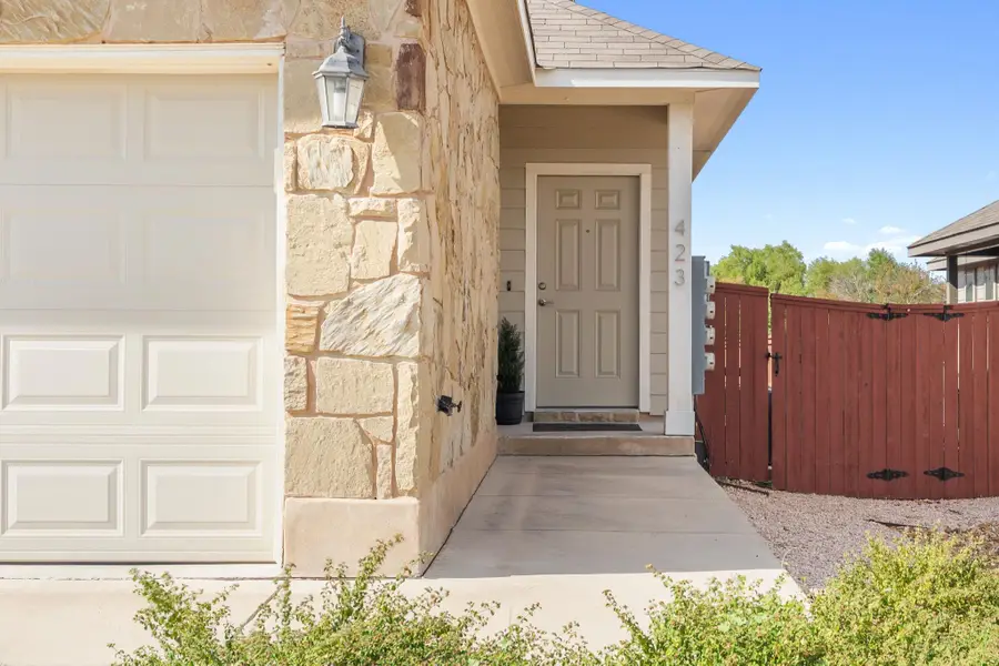 423 High Tech Dr, Georgetown, TX 78626 - #2
