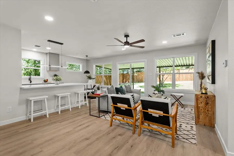 5204 Emerald Forest Dr, Austin, TX 78745 - #3