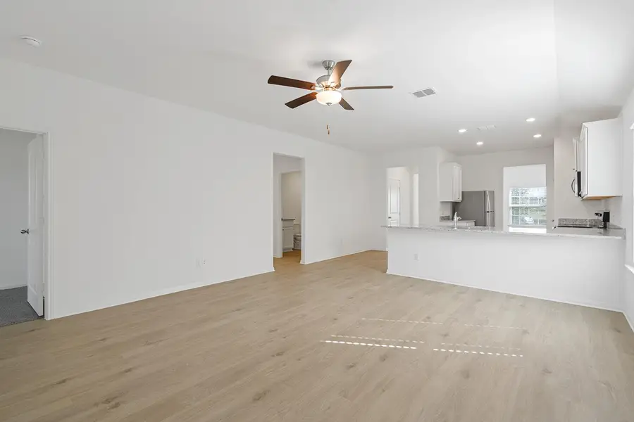 124 Wirepass Crst, Jarrell, TX 76537 - #3