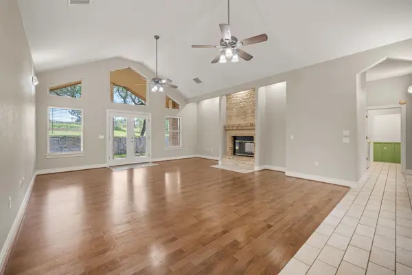509 Meadow Oaks Dr, Dripping Springs, TX 78620