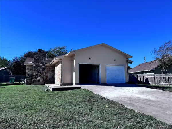 2711 Sunny Ln, Taylor, TX 76574