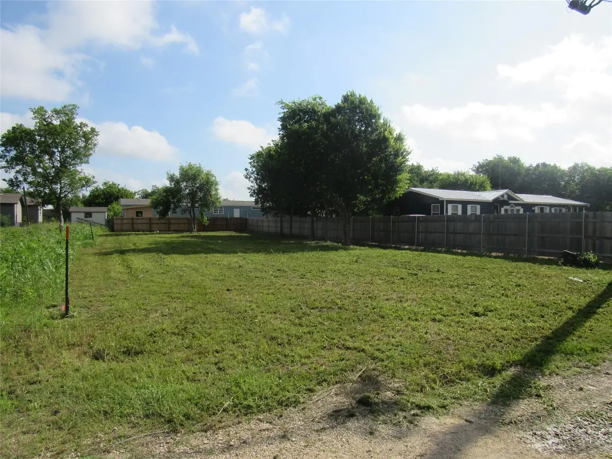 500 Arnold Dr, Bartlett, TX 76511 - #1
