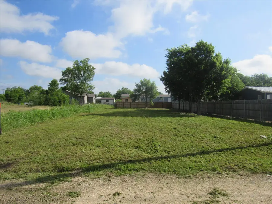 500 Arnold Dr, Bartlett, TX 76511 - #2
